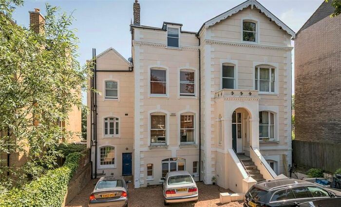 1 Bedroom Apartment To Rent In Grove Park, Camberwell, London, SE5