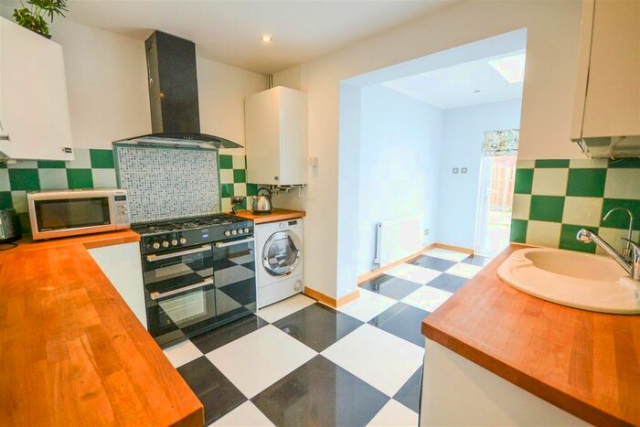 2 Bedroom Property To Rent In Montacute Road, Morden, SM4