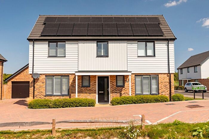 4 Bedroom Detached House For Sale In Gibby Road, Copthorne, RH10