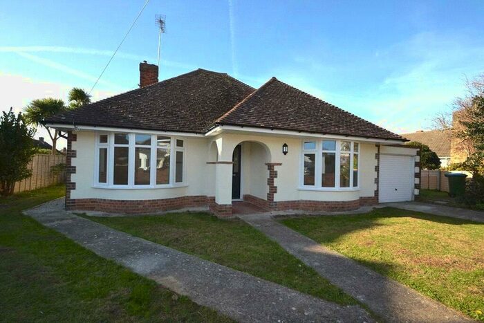 3 Bedroom Bungalow To Rent In Chalet Road, Ferring, BN12