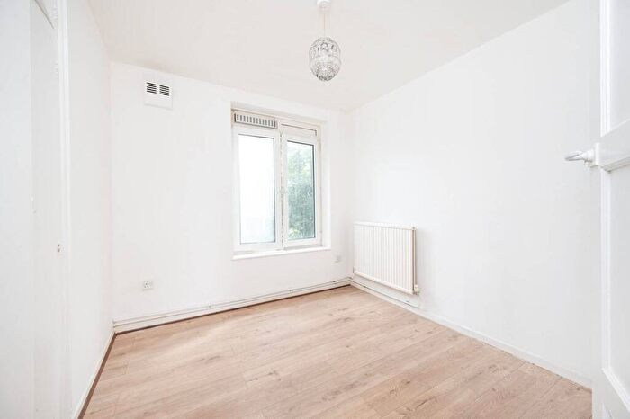 2 Bedroom Flat To Rent In Morning Lane, Hackney, London, E9