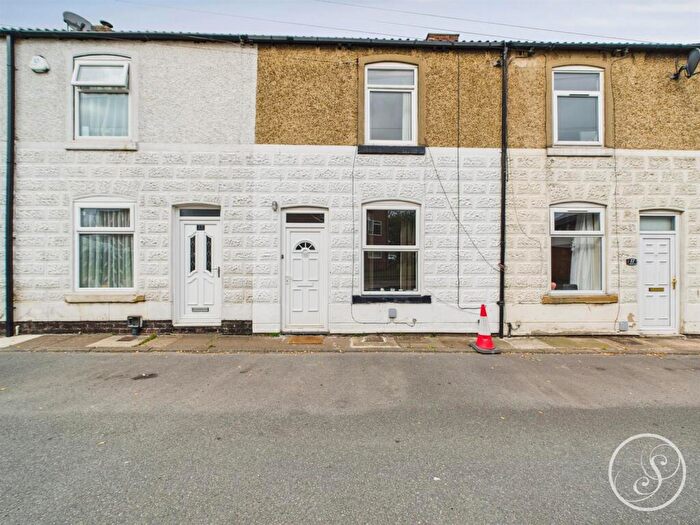 2 Bedroom Cottage For Sale In Maltkiln Lane, Kippax, Leeds, LS25