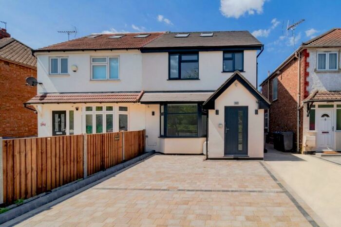 2 Bedroom Flat To Rent In Watford Way, London, NW4