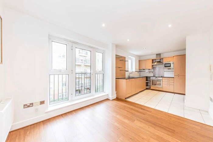 1 Bedroom Flat To Rent In Goswell Road, Clerkenwell, EC1V
