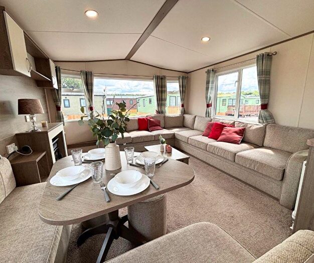 3 Bedroom Mobile/park Home For Sale In Thorpe Farm, Greta Bridge, Barnard Castle, County Durham, DL12