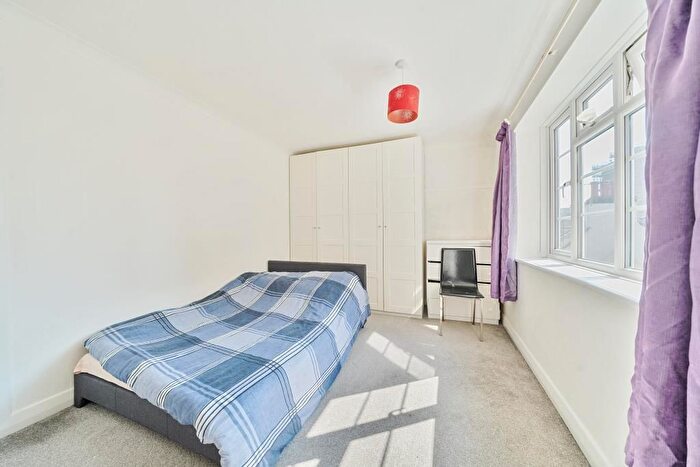 1 Bedroom Flat To Rent In Shoot Up Hill, Kilburn, NW2
