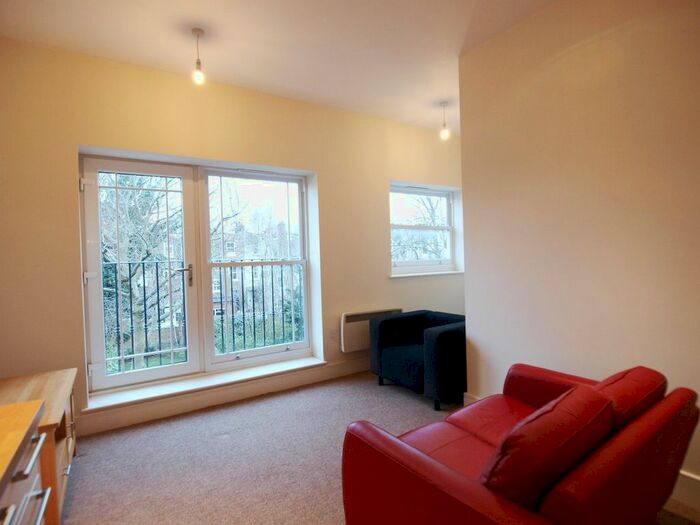 2 Bedroom Flat To Rent In Lorraine Road, Holloway, N7