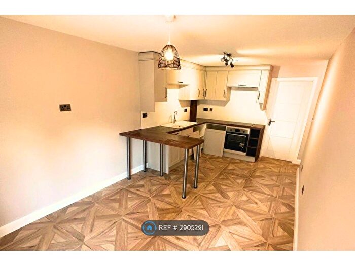 2 Bedroom Maisonette To Rent In Eastbrook Close, Woking, GU21