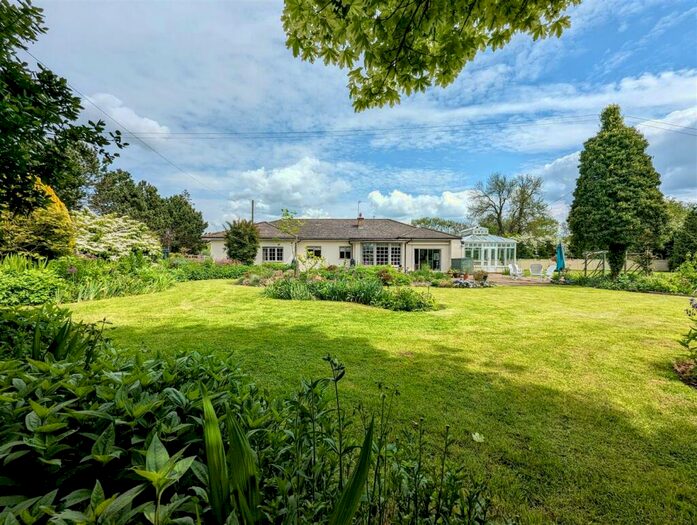 5 Bedroom Detached Bungalow For Sale In Cross Keys, Hereford, HR1