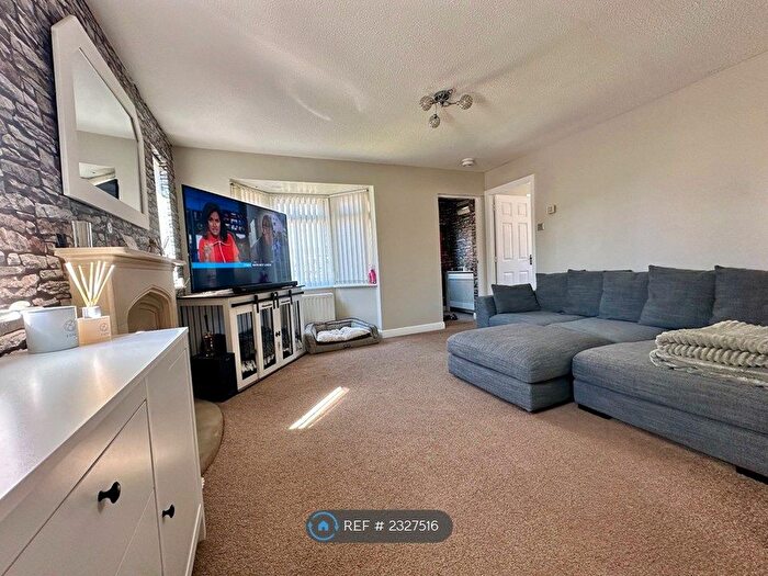 3 Bedroom Semi-Detached House To Rent In Dene Royd Close, Stainland, Halifax, HX4