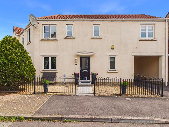 3 Bedroom End Of Terrace House For Sale In Wallington Way, Frome, BA11