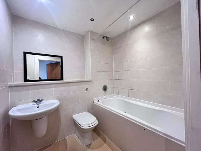 1 Bedroom Flat To Rent In Quebec Building, M3