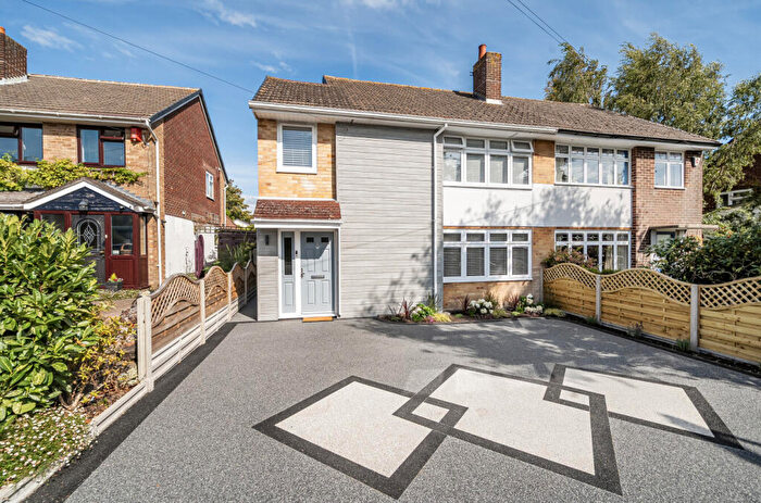 3 Bedroom Semi-Detached House For Sale In Hill Park Road, Fareham, Hampshire, PO15