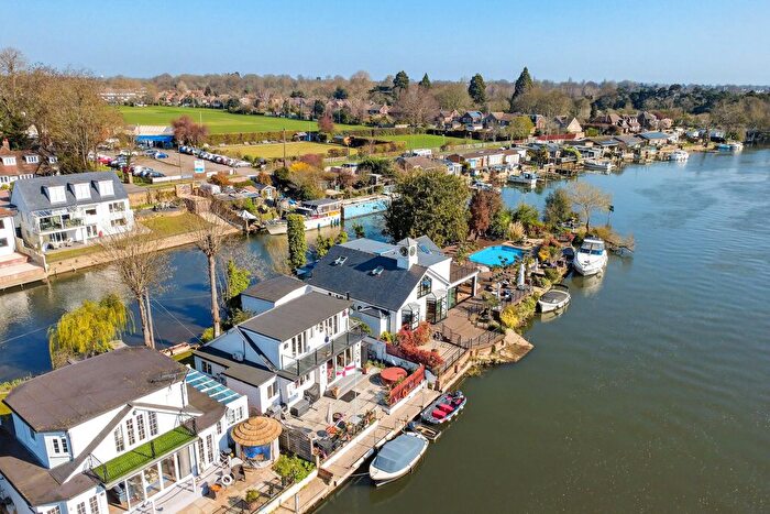 3 Bedroom Detached House For Sale In Sunbury Court Island, Sunbury-On-Thames, TW16