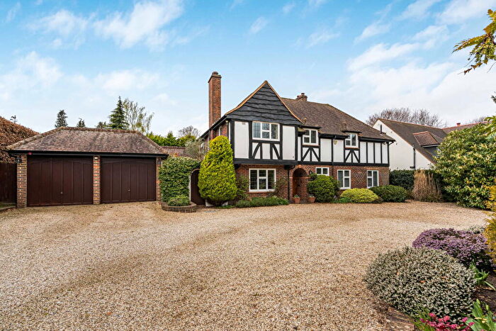 5 Bedroom Detached House For Sale In The Ridgeway, Fetcham, KT22