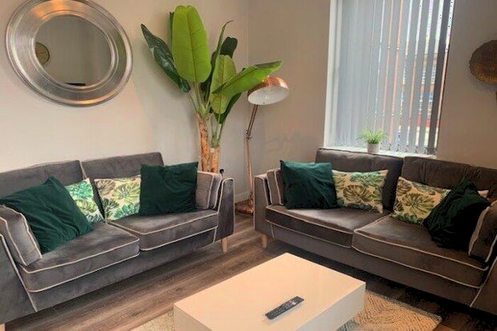 2 Bedroom Flat To Rent In Crosby Road North, Liverpool, L22