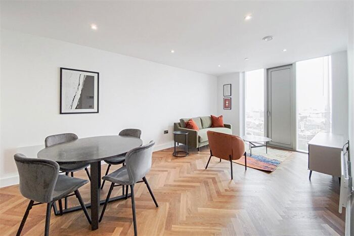 2 Bedroom Apartment To Rent In East Tower, Deansgate Square, M15