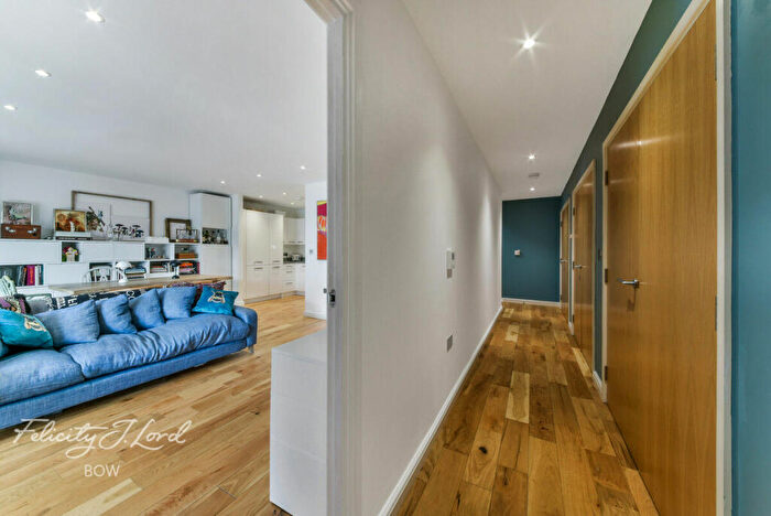 2 Bedroom Flat For Sale In Giles Court, Tabernacle Gardens, London, E2