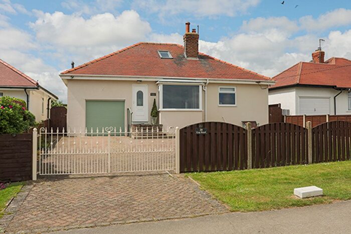 1 Bedroom Detached Bungalow For Sale In Gap Road, Hunmanby Gap, YO14