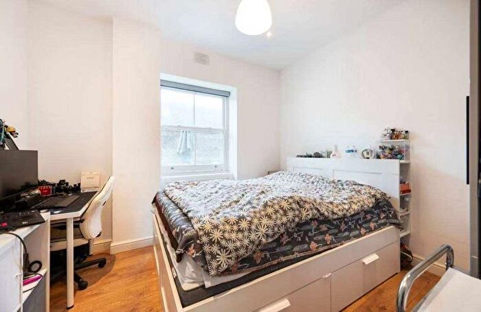 1 Bedroom Flat To Rent In Gloucester Terrace, London, W2