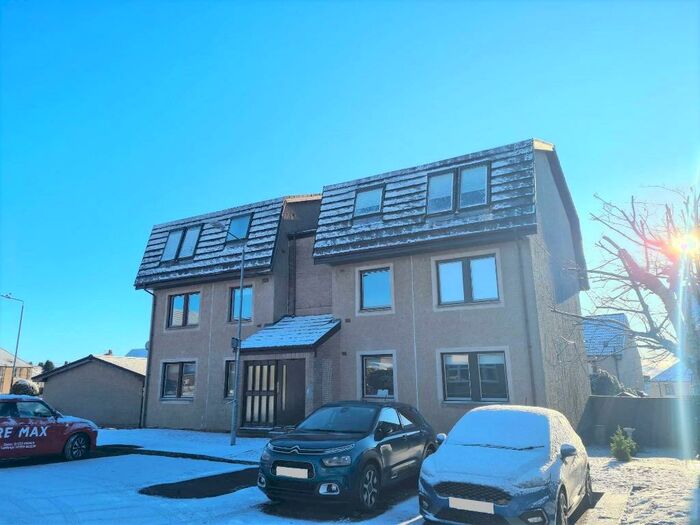 2 Bedroom Flat To Rent In Highburgh Court, Lanark, ML11