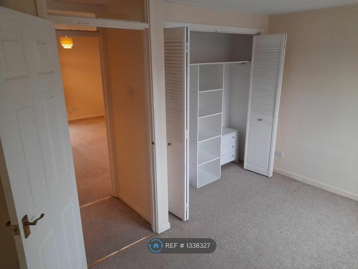 1 Bedroom Flat To Rent In Middlecliff Rise, Waterthorpe, Sheffield, S20