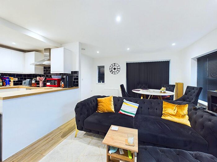 2 Bedroom Flat For Sale In Chilworth House, Rectory Avenue, HP13