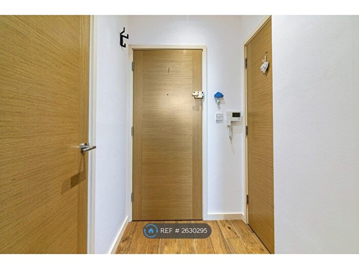 1 Bedroom Flat To Rent In Channelsea House, London, E15
