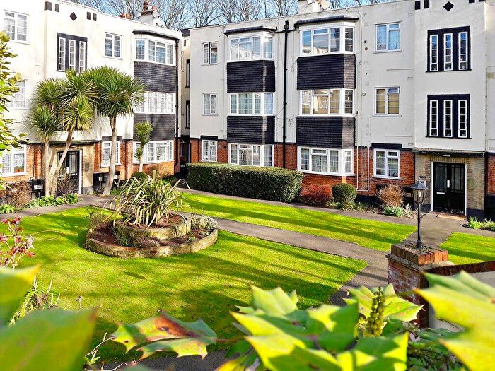 2 Bedroom Flat For Sale In Loampit Hill, London, SE13