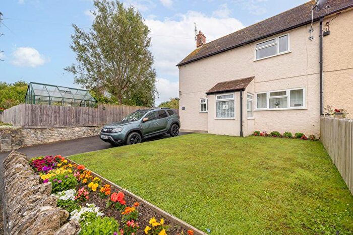 2 Bedroom Semi-Detached House For Sale In Super Village Home With Very Large Garden., BA4