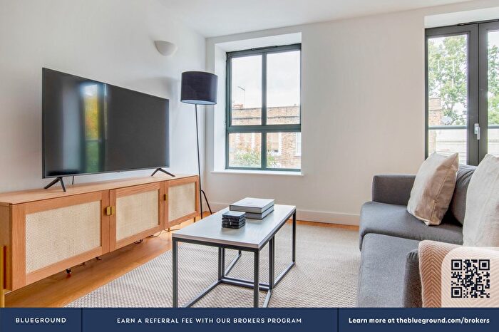3 Bedroom Flat To Rent In King's Cross, London, N1
