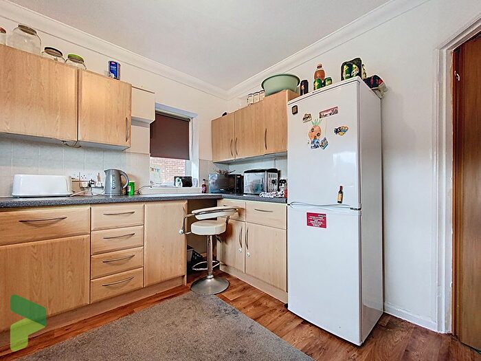 2 Bedroom Flat To Rent In Birch Hall Avenue, Darwen, BB3