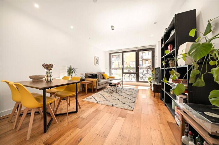 2 Bedroom Flat To Rent In Regalia Point, Palmers Road, Bethnal Green, London, E2