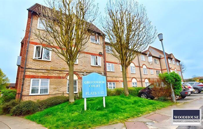 1 Bedroom Flat For Sale In Parkside, Waltham Cross, EN8