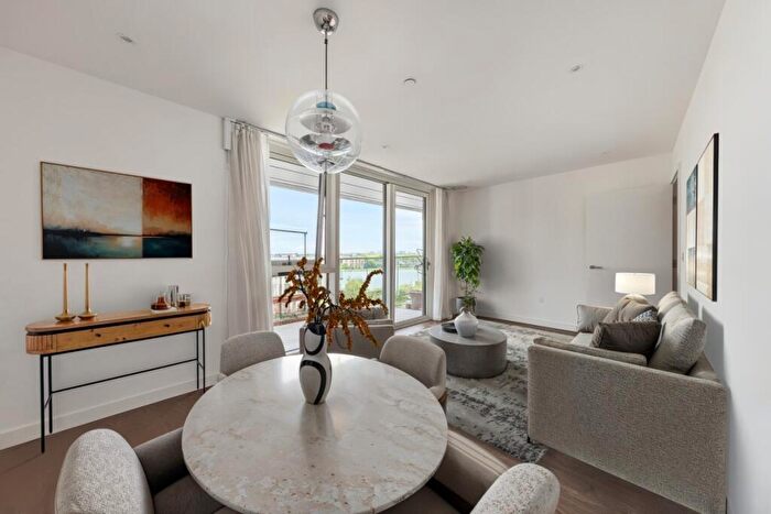 2 Bedroom Flat For Sale In Coster Avenue London, N4