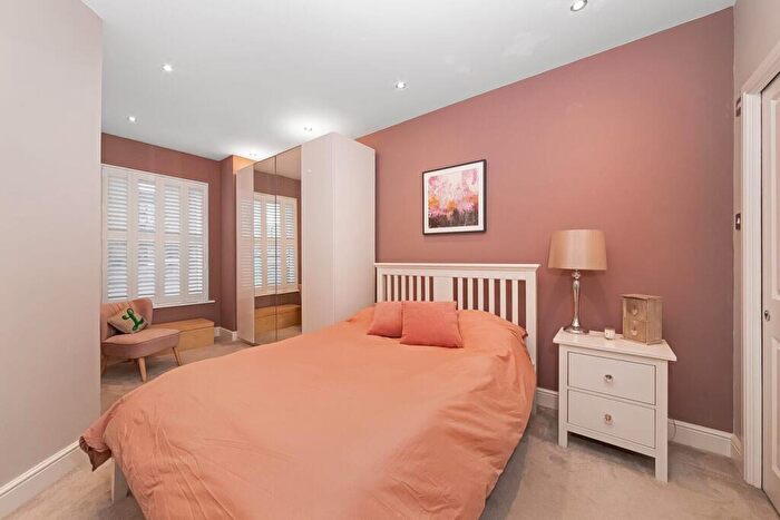 2 Bedroom Apartment To Rent In Upland Road, East Dulwich, London, SE22