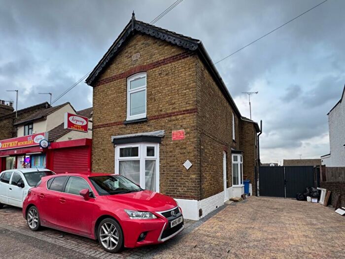 3 Bedroom Detached House To Rent In London Road, Sittingbourne, ME10