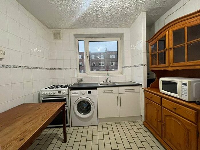 3 Bedroom Flat To Rent In Colville Estate, London, N1