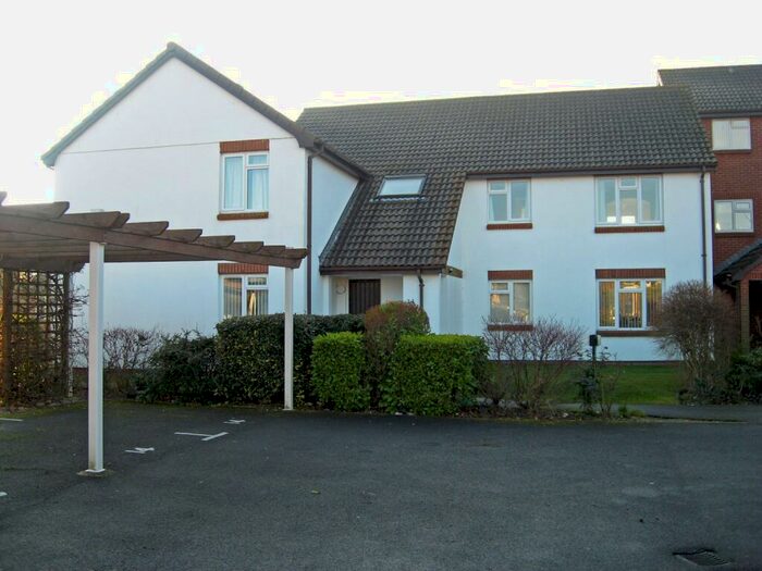 2 Bedroom Flat To Rent In Wentworth Drive, Christchurch, BH23