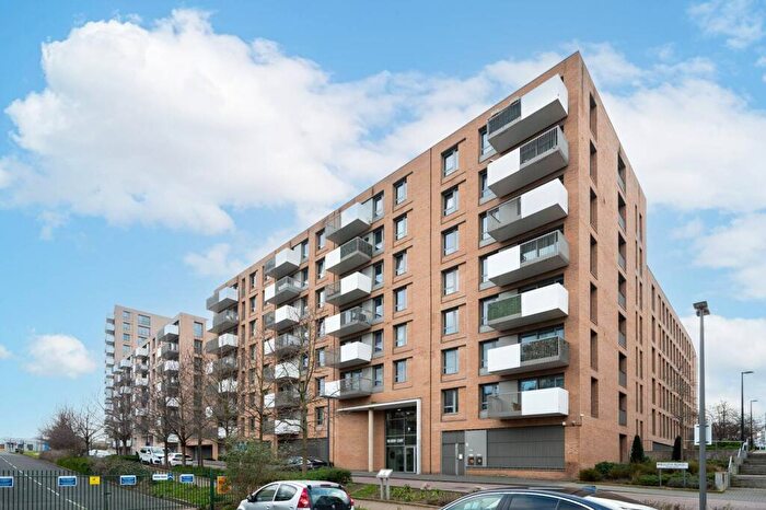 2 Bedroom Flat For Sale In Meadow Court, Silvertown, London, E16