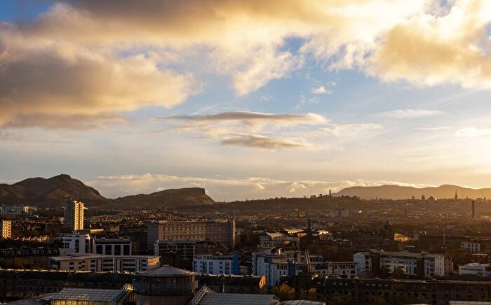 1 Bedroom Apartment To Rent In Dockside, Edinburgh, EH6