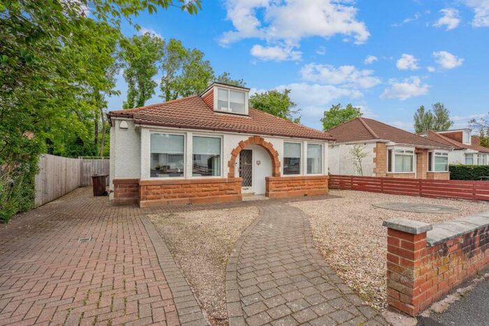 3 Bedroom Bungalow To Rent In Dorian Drive, Clarkston, East Renfrewshire, G76