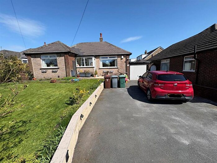 2 Bedroom Detached Bungalow For Sale In Fleet Lane, Queensbury, Bradford, BD13