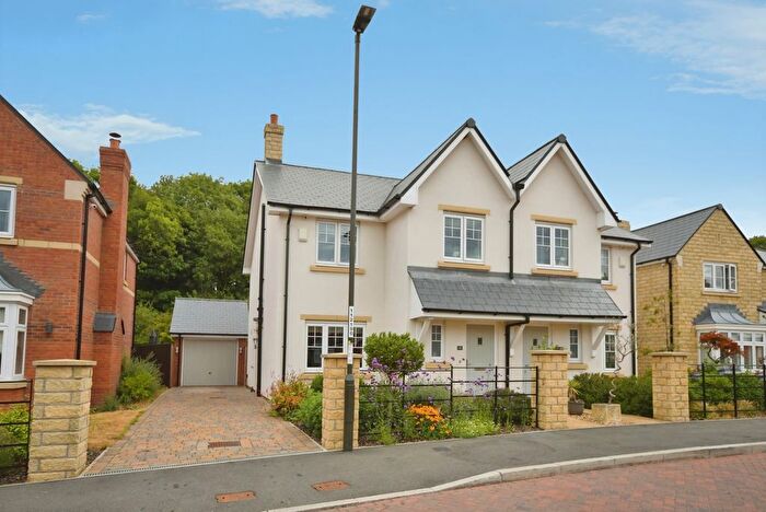 4 Bedroom Semi-detached House For Sale In Settlement Drive, Clowne, Chesterfield, Derbyshire, S43