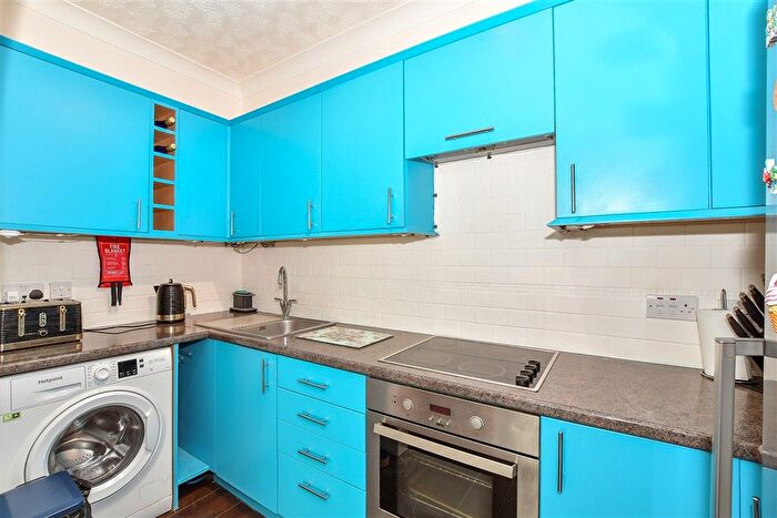 1 Bedroom Flat For Sale In Speldhurst Road, Tunbridge Wells, Kent, TN4