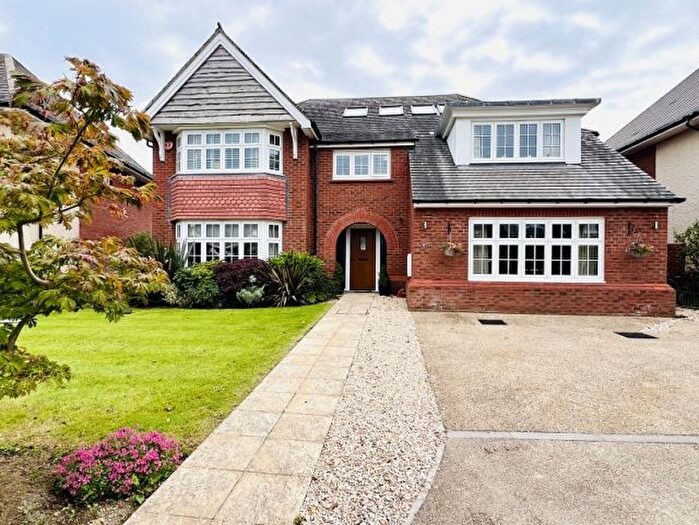 5 Bedroom Detached House To Rent In Langland Grove, Langland, SA3