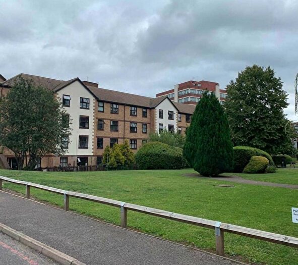 4 Bedroom Maisonette To Rent In Portland Road, London, N15