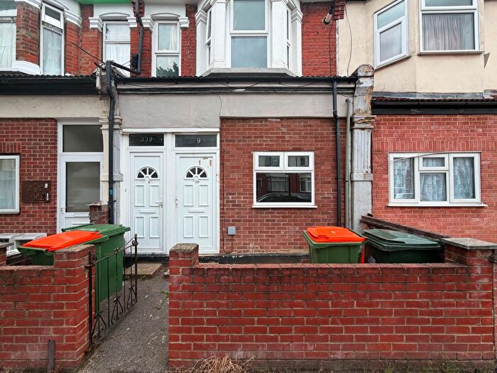 2 Bedroom Flat To Rent In A Dersingham Avenue, London, E12