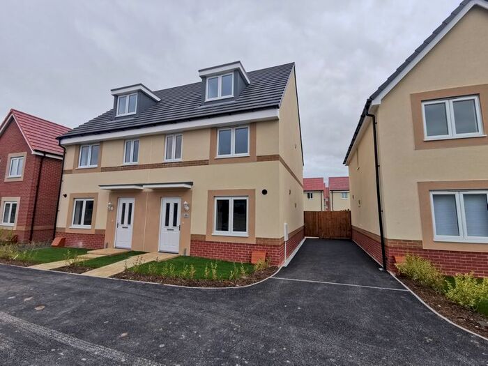 3 Bedroom Town House To Rent In Garnet Road, Bridgwater TA6