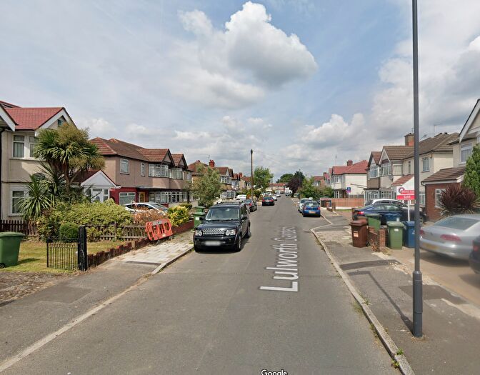 Studio To Rent In Lulworth Gardens, Harrow, HA2